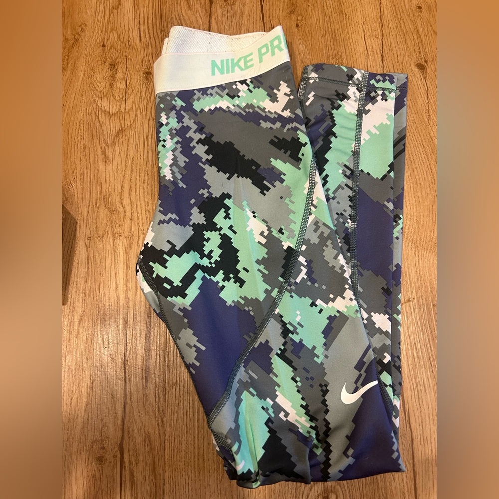 Nike Pro Athletic Leggings
